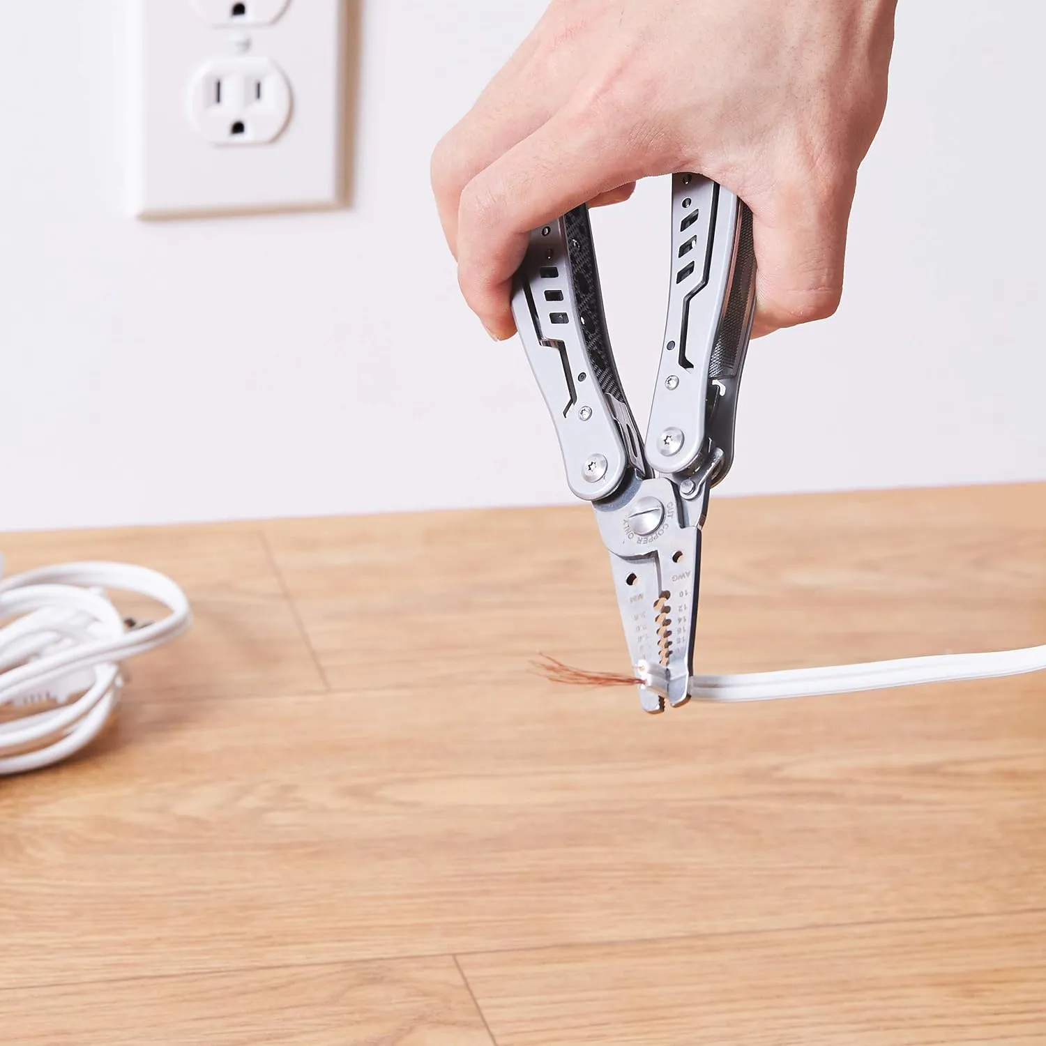 10-in-1 Stainless Steel Electrician's Stripping Multitool Safety Lock with Nylon Sheath, Silver