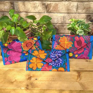 Breezy Summer Clutch