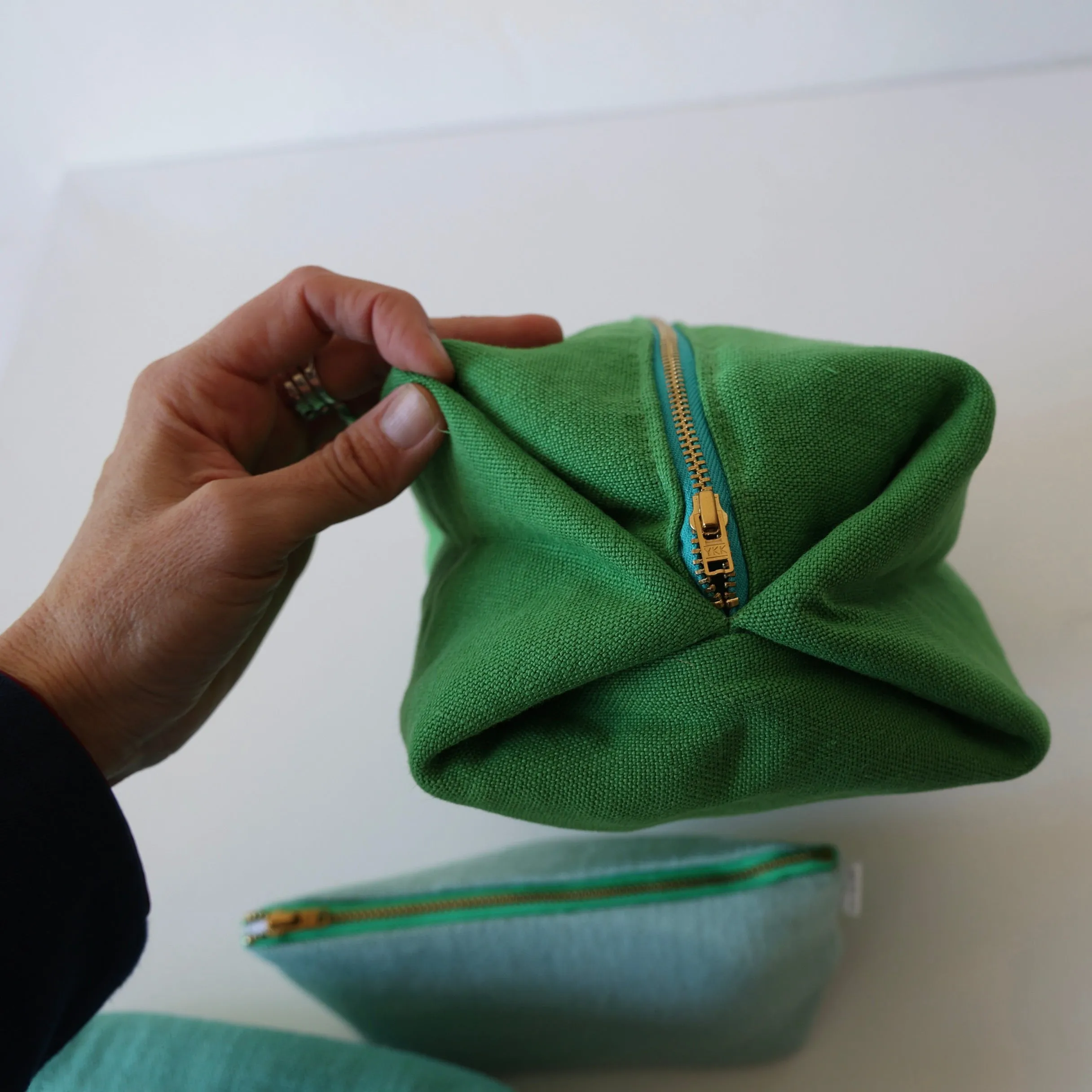 Designer's Guild Toiletry Bag Set - Green