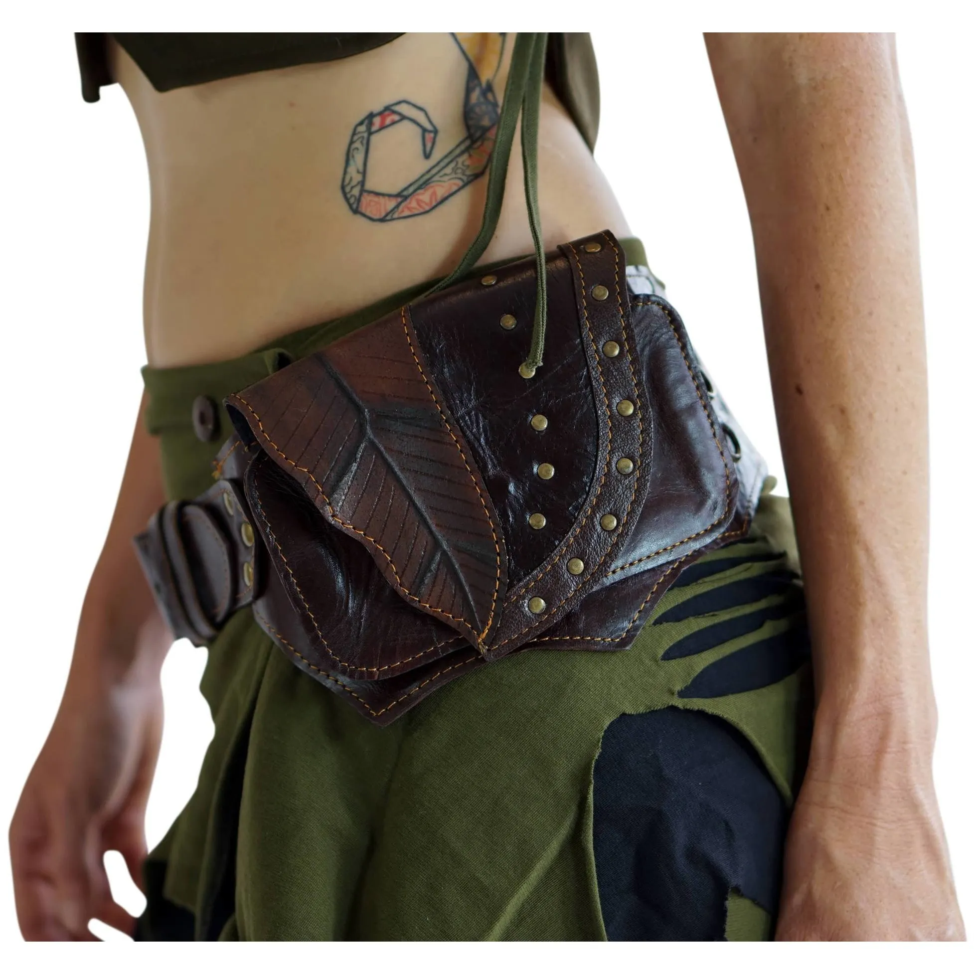 'Double Leaf Diamond' Leather Utility Belt- Brown