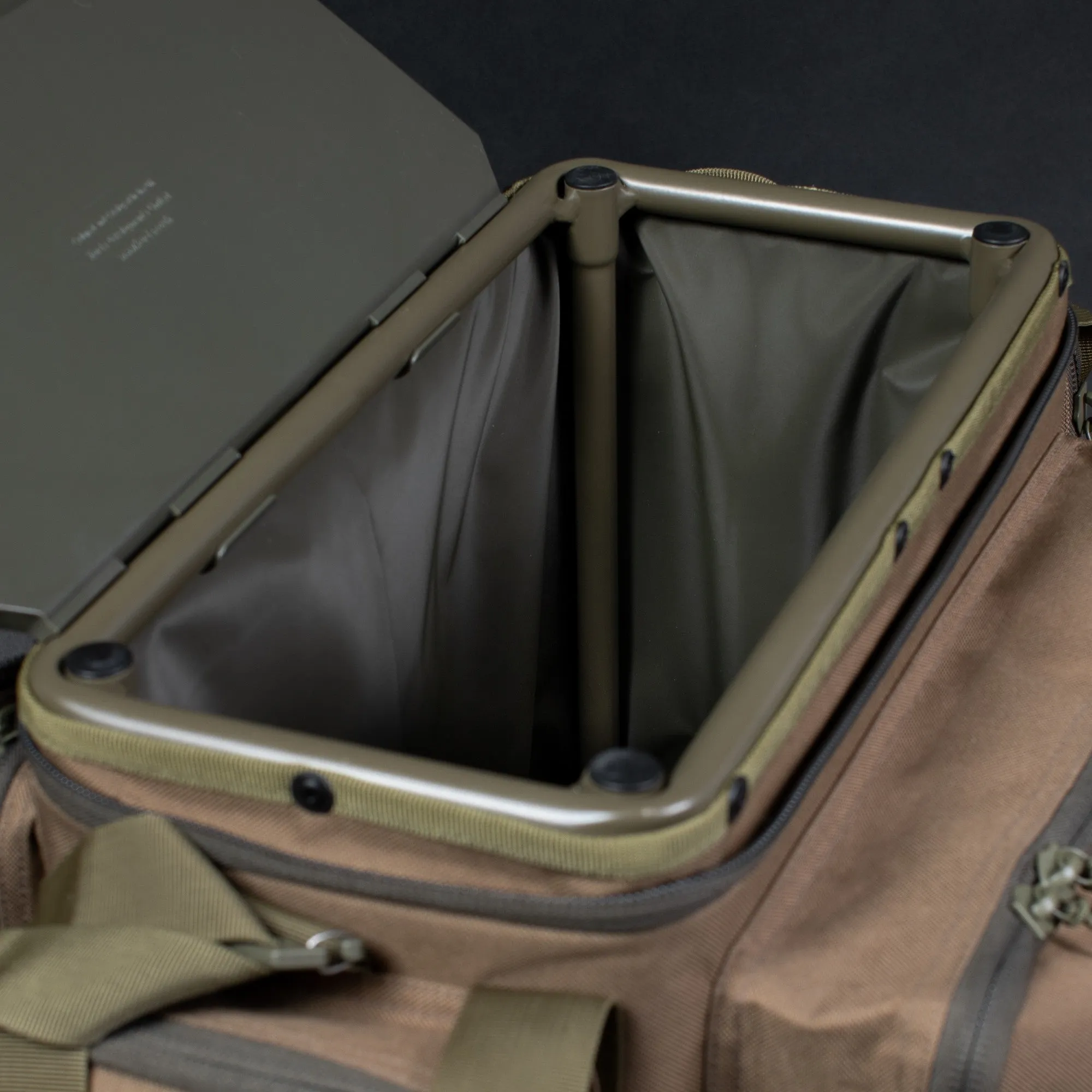 KORDA Compac Framed Carryall