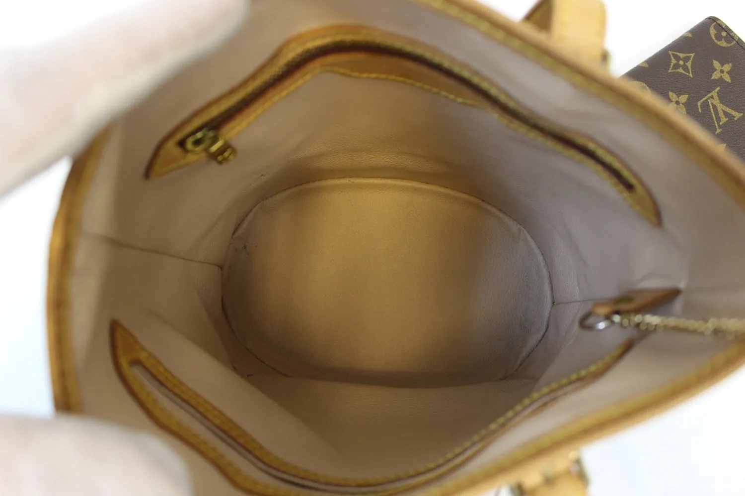 LOUIS VUITTON Monogram Canvas Bucket PM Shoulder Bag