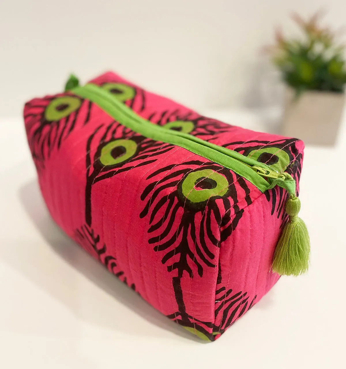 Medium Waterproof Toiletry Bag | Plumes Fuchsia
